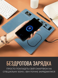Коврик для мыши с логотипом Тесляр с беспроводной зарядкой и держателем для телефона или ручки Экокожа 30.2х27.2 см Синий