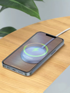 Беспроводное зарядное устройство MagSafe магнитное для телефона Apple iPhone Белый