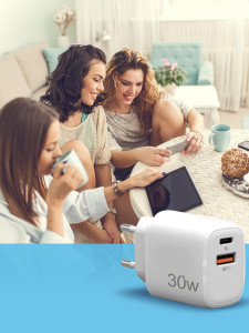 Сетевой зарядный блок питания с быстрой зарядкой с USB + TYPE-C 30W Белый