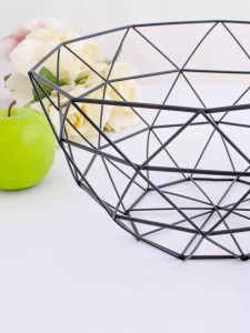 Ваза для фруктов треугольники Yartes из металла 25,5x14x14 см черная