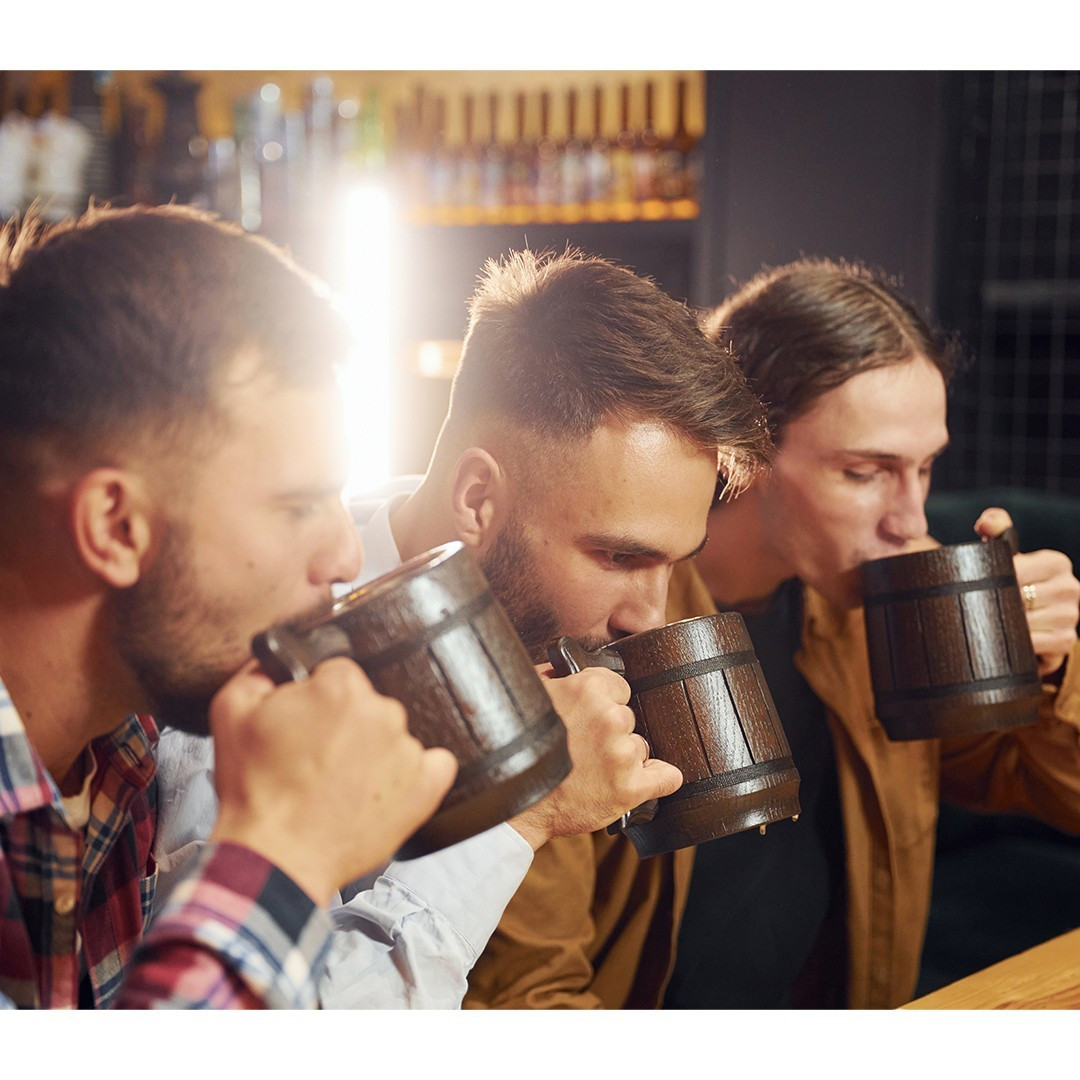 Пивная кружка Teslyar "Dark side of the beer" из дерева темная 600 мл