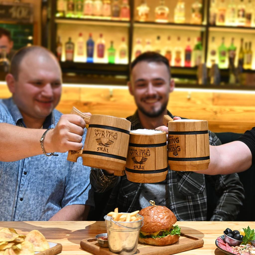 Пивная кружка Teslyar "Drink like a viking" из дерева светлая 600 мл
