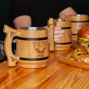 Пивная кружка Teslyar "Drink like a viking" из дерева светлая 600 мл